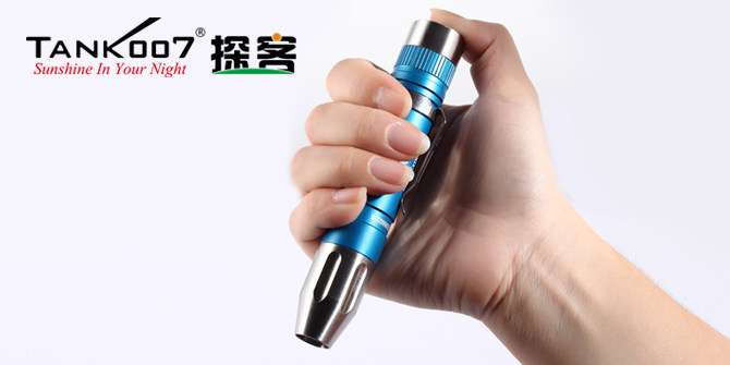 新手收藏家必用珠寶玉石鑒定工具——TANK007照玉手電筒！